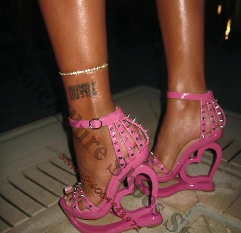 Leather Work Heels - Sıcak Pembe Sivri Uçlu Çivili Kalp