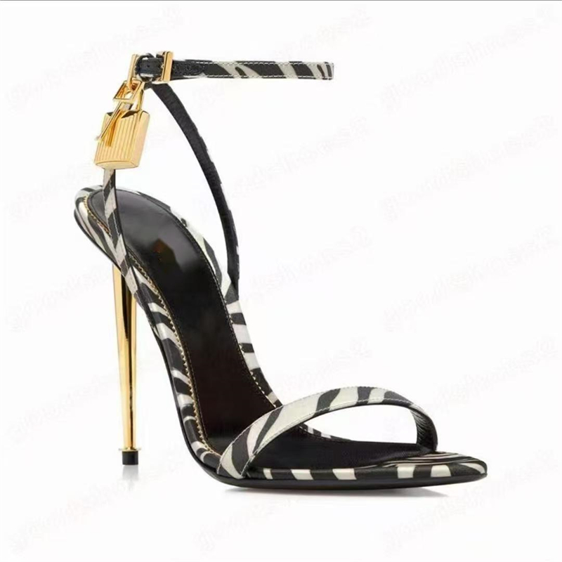 Tokalı Bantlı Tek Renk Anahtar - Leather Work Heels incelemesi ve fiyatı